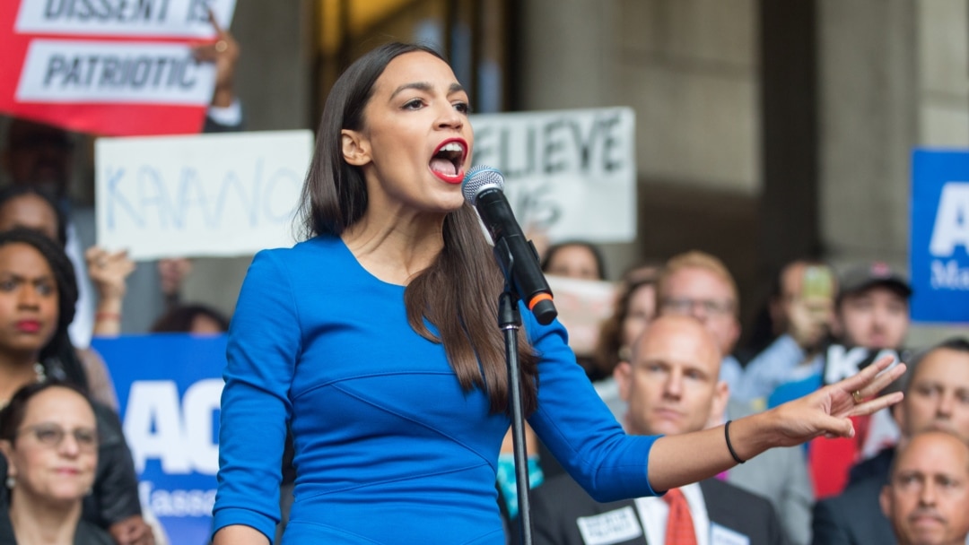 Эротикалық купальник бейне