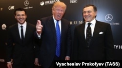 Emin Ağalarov, Donald Trump və Araz Ağalarov 2013-cü il Moskva Miss Universe gözəllik yarışı zamanı