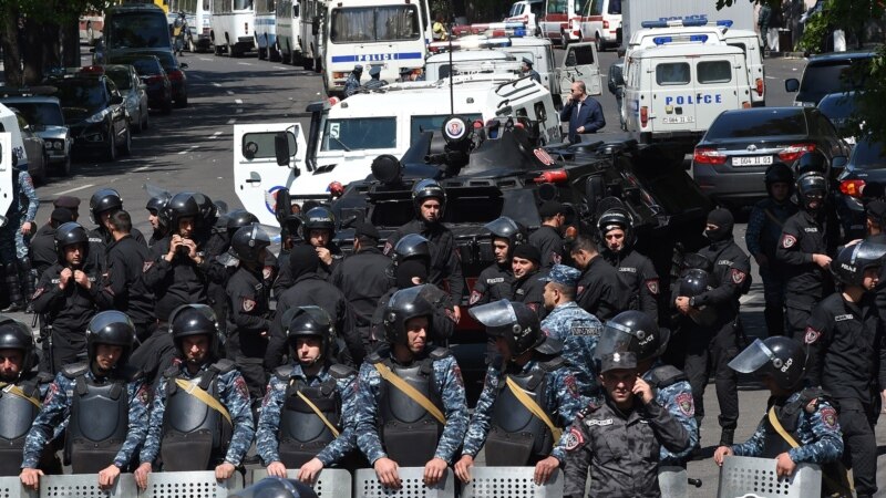 Armenian Protesters Arrested As Parliament Prepares To Elect Sarkisian Prime Minister