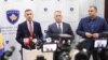 Predsednik Skupštine Kosova Kadri Veselji, odlazeći premijer Kosova Ramuš Haradinaj i gradonačelnik Prištine Špend Ahmeti na pres-konferenciji