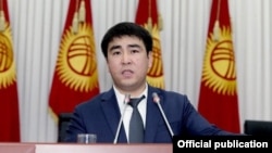 Жанар Акаев.