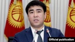 Жанар Акаев, Қырғызстан парламентінің депутаты.