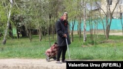 „Vedeți că unul fură un sac și șede șapte ani în pușcărie, dar acel care fură un vagon sau chiar tot eșalonul nu-i hoț.”