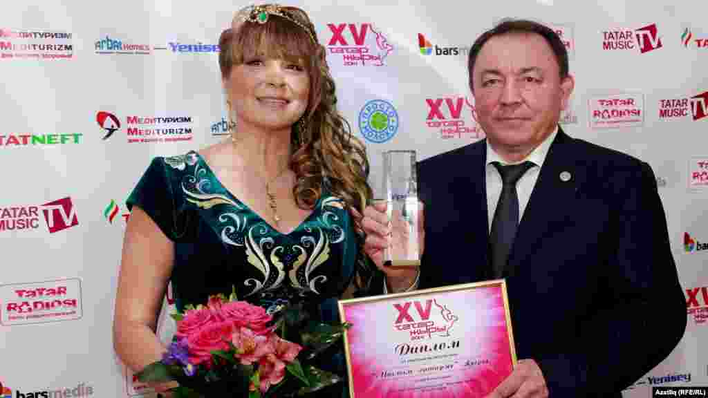 "Татар җыры 2014" фестивале лауреаты Зәйнәп Фәрхетдинова