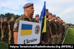 Українські військовослужбовці під час відкриття Rapid Trident-2019