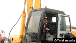 Tajik President Emomali Rahmon starts digging the foundation of a Mosque in Dushanbe which will be large enough to hold more that 100,000 people when it is completed. 