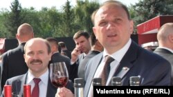 Vicepremierul Valeriu Lazăr și munistrul agriculturii, Vasile Bumacov la Fetivalul vinului