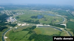 Вид на один из крупнейших в мире ускорителей. Центр Fermilab, США