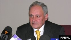 Səhiyyə naziri Oqtay Şirəliyev