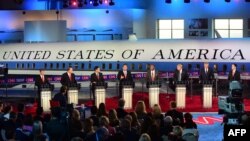 از راست به چپ: واکر، بوش، ترامپ، کارسون، کروز، روبیو، هاکابی، پال