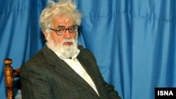 احسان نراقی، نویسنده و جامعه‌شناس ایرانی.