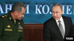 Министр обороны Сергей Шойгу и президент Владимир Путин. 