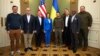  В центре фото: президент Украины Владимир Зеленский и спикер нижней палаты Конгресса США Нэнси Пелоси во время встречи в Киеве, 1 мая 2022 года
