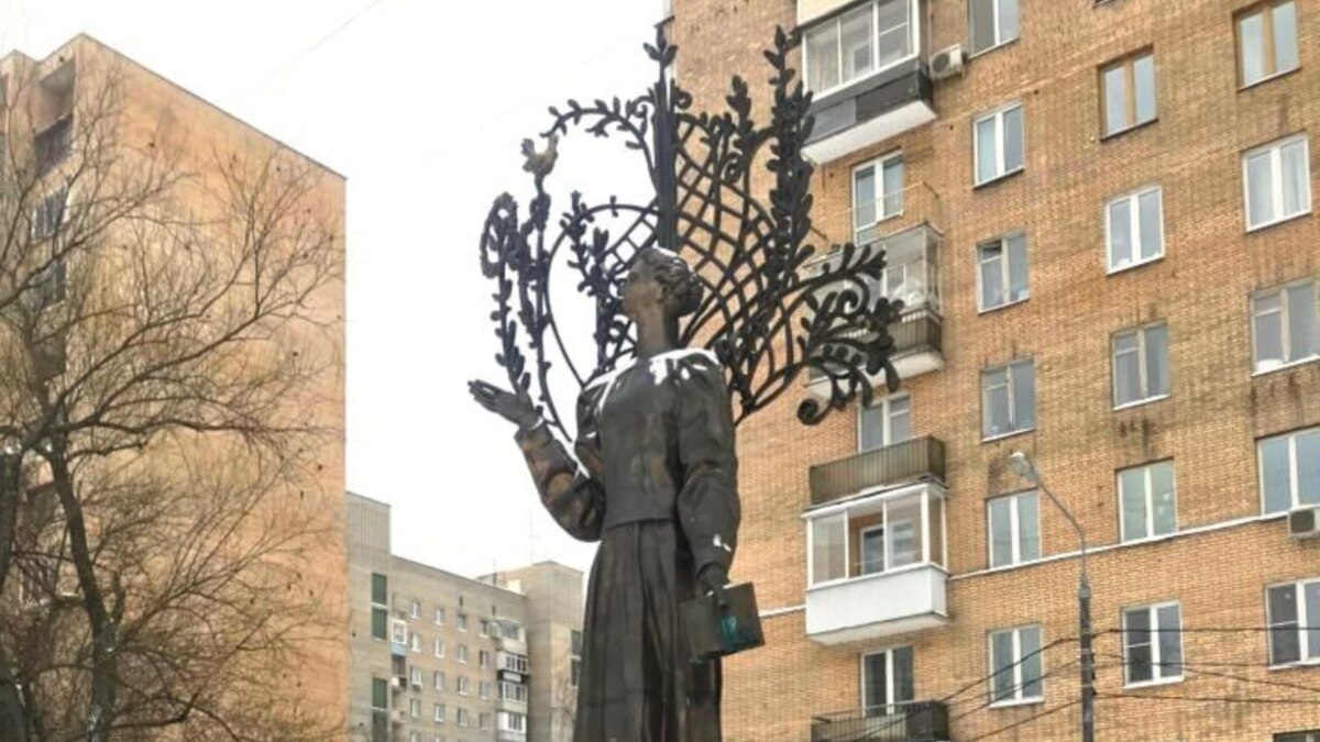 В Москва се появи спонтанен мемориал в памет на жертвите