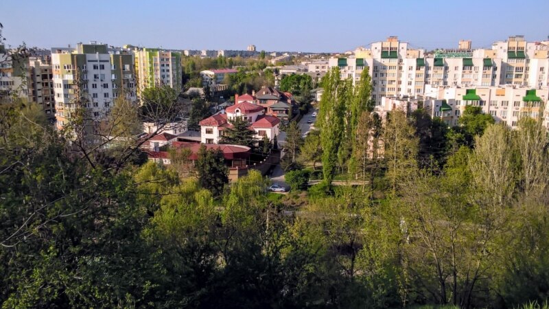 Жители Симферополя сообщают о громком взрыве в небе над городом