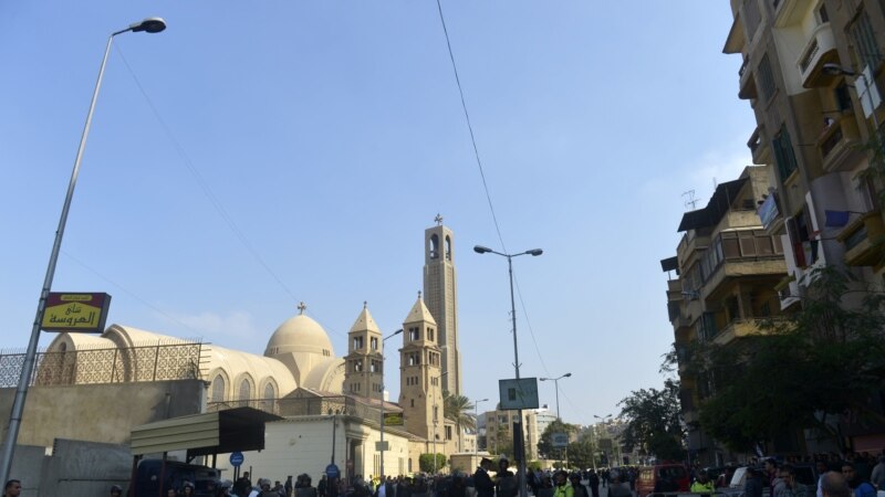 Најмалку десет убиени во напад врз коптска православна црква во Египет