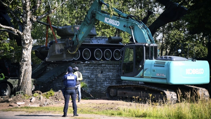 В Эстонии на месте снесенных советских памятников строят радарные станции