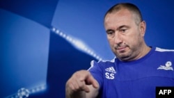 Станимир Стойлов в бытность главным тренером футбольного клуба «Астана».