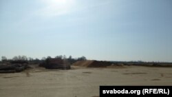 Там, дзе раней прызямляліся ваенныя самалёты, складаюць піламатэрыялы