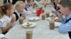 Камчатка: после закрытия столовой школьников кормят в кабинете труда
