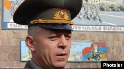 Министр обороны Нагорного Карабаха, генерал-лейтенант Левон Мнацаканян (архив)