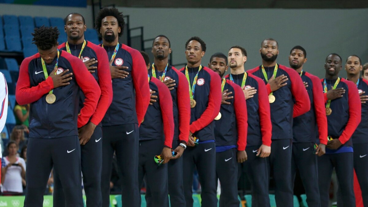 Мужская сборная сша по. Сборная США баскетбол 2016. Сборная США по баскетболу 2016. Сборная США по баскетболу 2012. Сборная США по баскетболу 2008 с медалями.