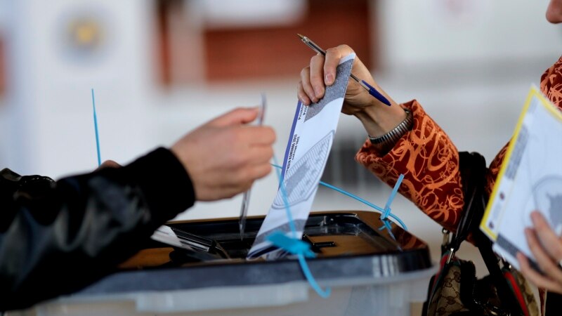Kosovo bira novi sastav parlamenta, glasanje počelo bez problema