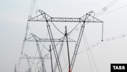 Azərbaycan Rusiyadan gündəlik pik saatlarında 300 meqavatt elektrik enerjisi alır