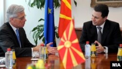 Средба на премиерот Никола Груевски со високиот комесар за национални малцинства на ОБСЕ Кнут Волебек