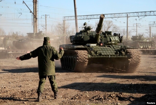 Российские танки в Крыму 31 марта 2014 года