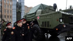 Пускові установки С-300 на виставці військової техніки в Росії