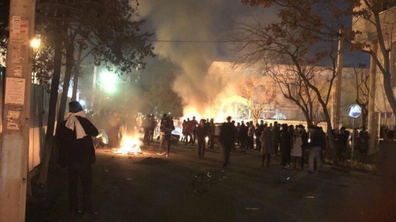 Eýrandaky sopy protestinde bäş adam öldi, başga-da 300 sanysy tussag edildi