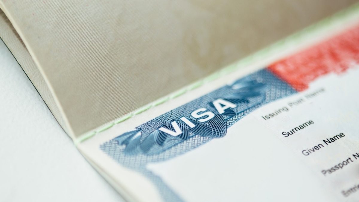 ssha-ne-budut-vydavaty-vizy-inostrannym-studentam-esli-ih-obuchenie-budet-proishodity-onlayn США не будут выдавать визы иностранным студентам, если их обучение будет происходить онлайн