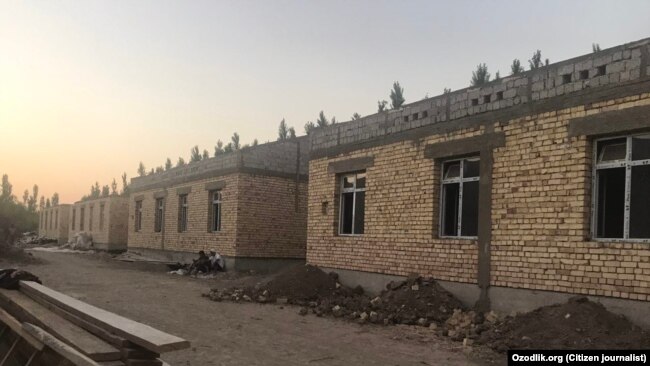 Байтқўрғонда қурилаëтган янги уйлар