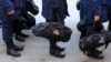 Охота на призывников в России: «Протягиваю мужчине руку, чтобы пожать, а он заковывает меня в наручники»