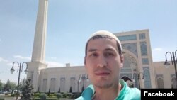 Акси Отабек Нуриддинов аз саҳифаи ӯ гирифта шудааст