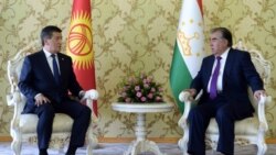 Кыргызстандын президенти Сооронбай Жээнбеков менен Тажикстандын президенти Эмомали Рахмон. Архивдик сүрөт.