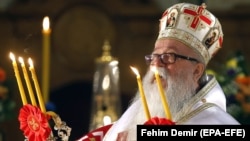 Bishop Hrizostom conducting a Christmas service in Sarajevo on January 7