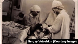 Хирургическая операция в Санчурской ЦРБ, 1964 год, архив