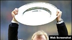 Английский специалист Стив Макларен привёл клуб "Твенте" к первой в 45-летней истории клуба победе в чемпионате Голландии