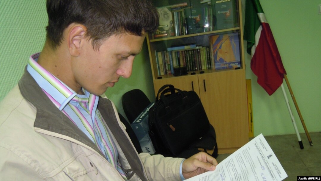 Наил Нәбиуллин үзенә салынган җәза белән таныша. Казан, 28май 2012