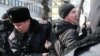 Казакстанда «Назарбаев кетсин!» деп кыйкыргандарды полиция кармап кетти (видео)