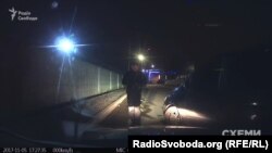 Автомобіль «Схем» блокують біля аеропорту «Київ»