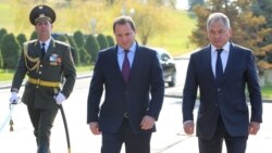 Armenia -- Defense Minister Davit Tonoyan (C) greets his Russian counterpart Sergey Shoygu in Yerevan, October 29, 2019.