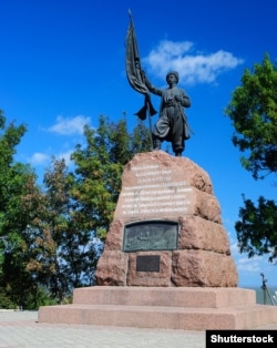 Сучасна світлина пам’ятника Запорозькому Козаку в станиці Тамані