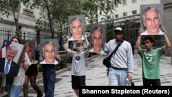 Mnifestație anti-Epstein, în timpul procesului în care milionarul era acuzat de pedofilie și trafic de minore