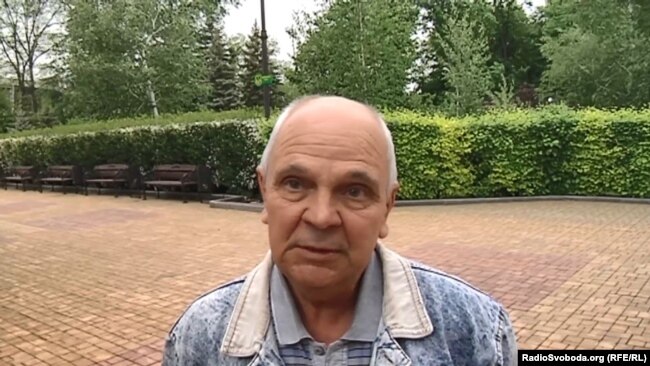 Житель Донецка в парке Щербакова