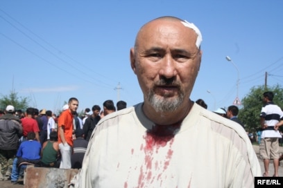 Үлкен мүшесі бар қарт адам