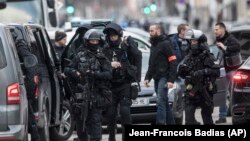 Forcat policore në Strasburg.