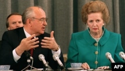 Soviet President Mikhail Gorbachev and British Prime Minister Margaret Thatcher in Moscow on June 8, 1990